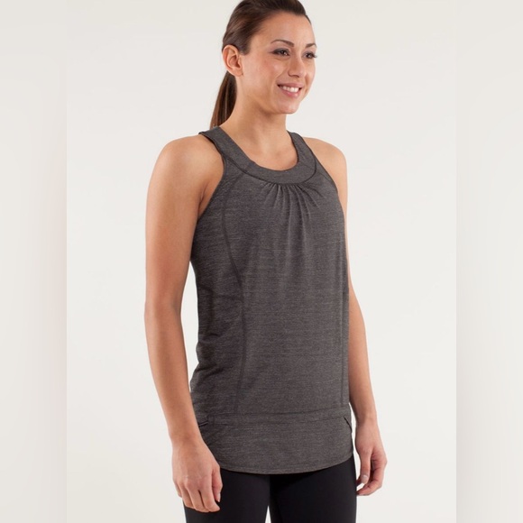 🟢LULULEMON RUN: RACE TECH BLUE TANK🟢
W1966S - Picture 2 of 10